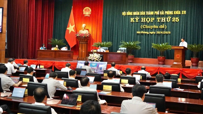 Quang cảnh kỳ họp.