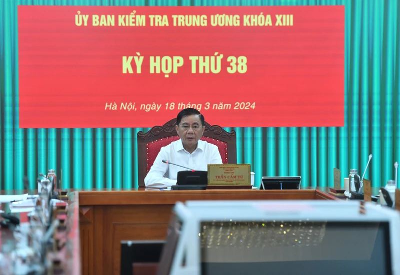 Đồng chí Trần Cẩm Tú, Ủy viên Bộ Chính trị, Bí thư Trung ương Đảng, Chủ nhiệm Ủy ban Kiểm tra Trung ương chủ trì Kỳ họp thứ 38 của Ủy ban Kiểm tra Trung ương Đảng. (Ảnh: ĐĂNG KHOA)