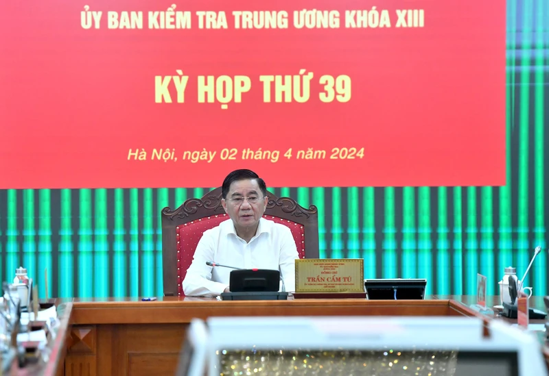 Đồng chí Trần Cẩm Tú, Ủy viên Bộ Chính trị, Bí thư Trung ương Đảng, Chủ nhiệm Ủy ban Kiểm tra Trung ương chủ trì Kỳ họp thứ 39 của Ủy ban Kiểm tra Trung ương Đảng. Ảnh ĐĂNG KHOA
