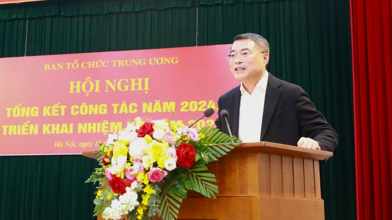 Đồng chí Lê Minh Hưng, Ủy viên Bộ Chính trị, Bí thư Trung ương Đảng, Trưởng Ban Tổ chức Trung ương dự và phát biểu chỉ đạo.