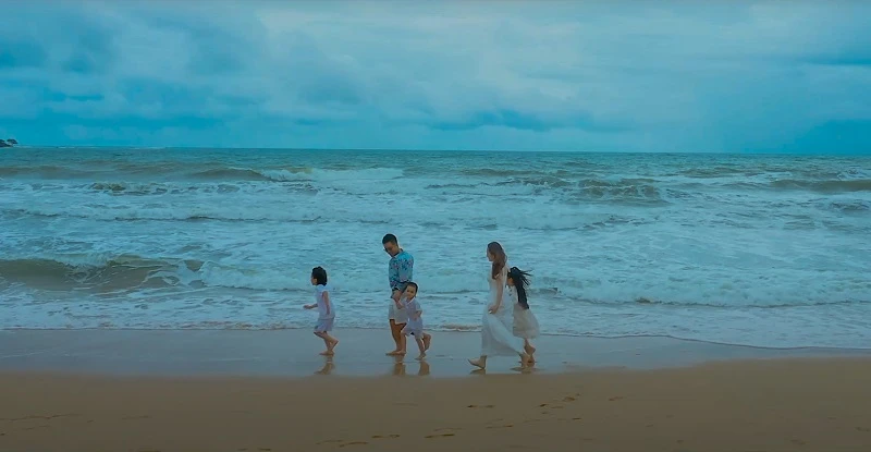 Những hình ảnh đáng yêu về gia đình nhỏ của ca sĩ Tuấn Hưng xuất hiện trong MV. (Ảnh: Nhân vật cung cấp)