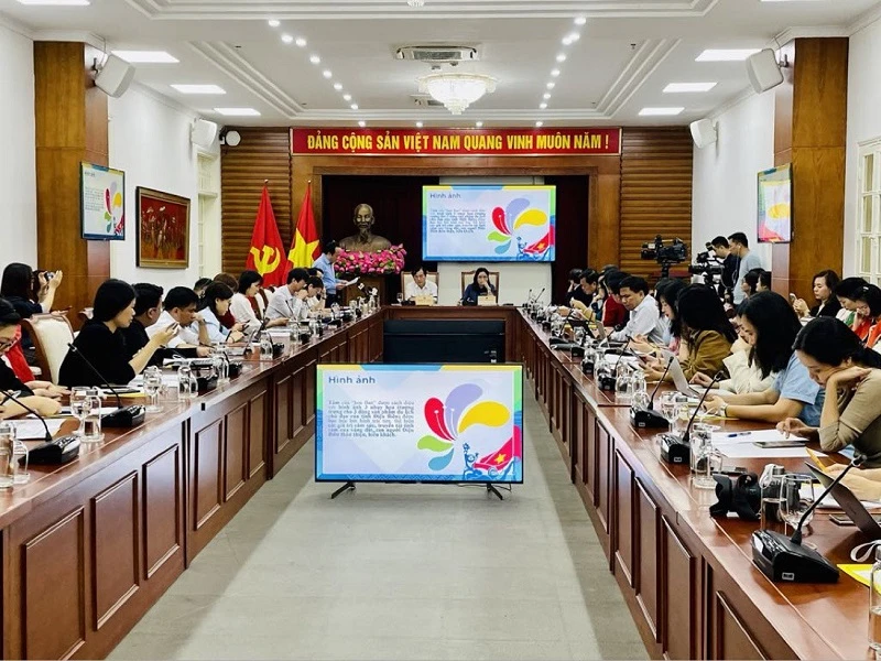 Toàn cảnh buổi họp báo.