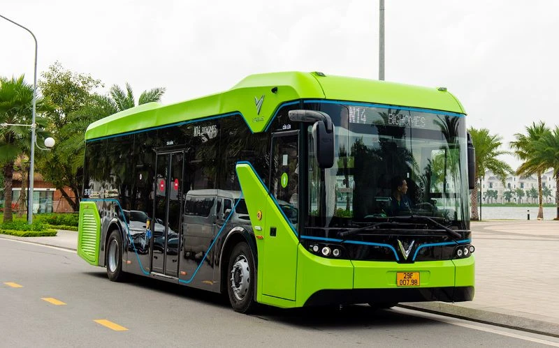 Vinbus tiếp tục khai thác thêm tuyến buýt điện kết nối sân bay Nội Bài