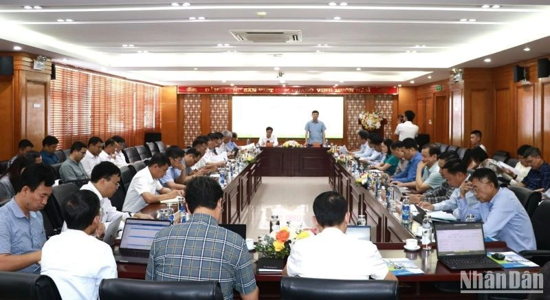 Lãnh đạo Tập đoàn TKV và các đơn vị khai thác than tại Quảng Ninh ở 3 vùng miền tây, Hạ Long và Cẩm Phả đã đánh giá kết quả sản xuất, kinh doanh trong 9 tháng và triển khai nhiệm vụ quý IV/2024.