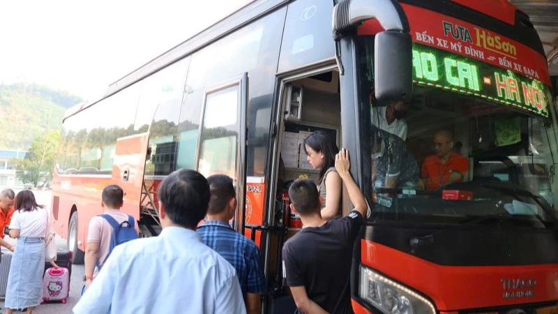 Công ty cổ phần vận tải Futa-Hà Sơn, chi nhánh Hà Nội kiến nghị Hà Nội được chạy thí điểm tuyến vận tải mới: Bến xe Giáp Bát đi Bến xe trung tâm Lào Cai và bến xe kết hợp bãi đỗ xe thị xã Sa Pa.