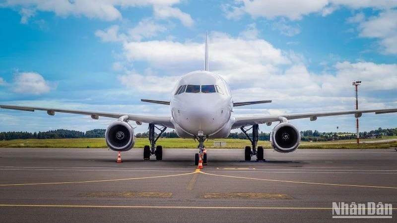 Vietnam Airlines vừa triển khai thuê thêm 3 máy bay Airbus A320 để phục vụ Tết Ất Tỵ 2025.