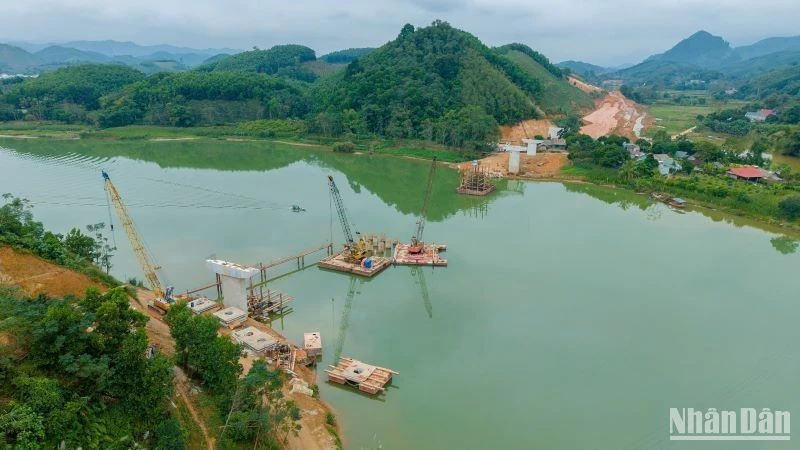 Nhiều hạng mục cầu trên tuyến cao tốc Tuyên Quang-Hà Giang tiến độ ngưng trệ do vướng mặt bằng.