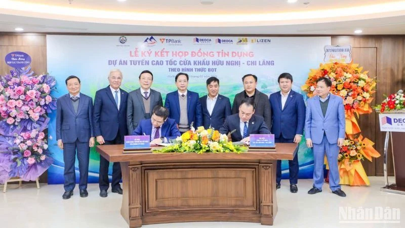 Ngân hàng Thương mại cổ phần Tiên Phong (TPBank) đã ký hợp đồng tài trợ vốn 2.500 tỷ đồng cho Công ty cổ phần cao tốc Hữu Nghị-Chi Lăng (doanh nghiệp dự án).