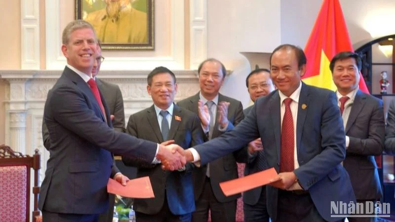 Hãng hàng không Vietjet và AV AirFinance vừa ký thỏa thuận hợp tác tổng trị giá 300 triệu USD.