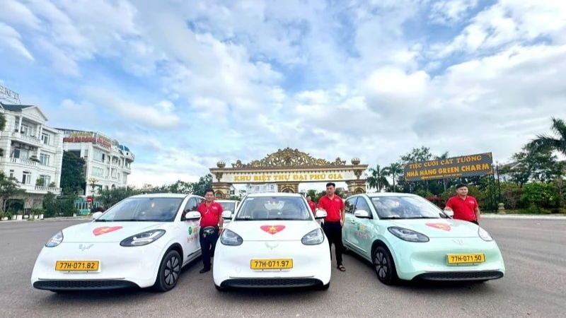 Khoảng 600 xe điện Wuling hoạt động khu vực miền trung, Tây Nguyên đã phục vụ hơn 500 nghìn khách hàng thường xuyên và tạo việc làm cho gần 700 lao động. 