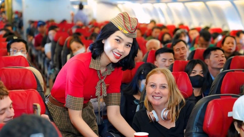 Hãng hàng không Vietjet khuyến mại người dân, du khách hàng triệu vé bay Eco quốc tế giá từ 0 đồng và miễn phí hành lý ký gửi tới 40kg.
