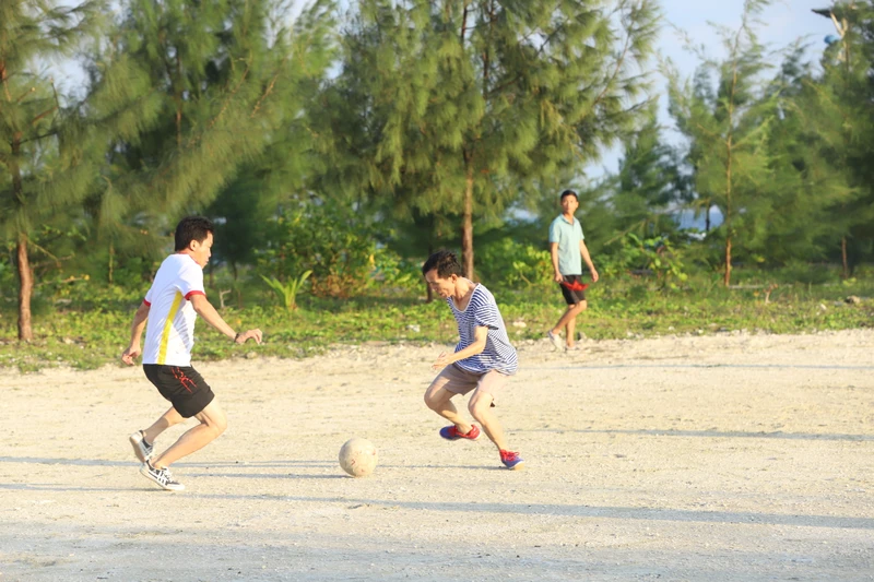 Trường Sa, qua những bãi bờ