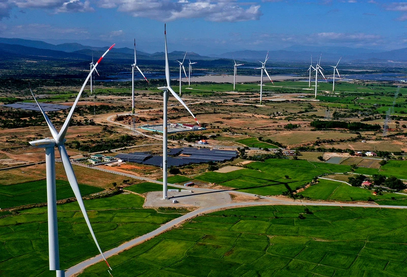 Nhà máy điện gió trên địa bàn tỉnh Ninh Thuận. Ảnh: Hà Dung