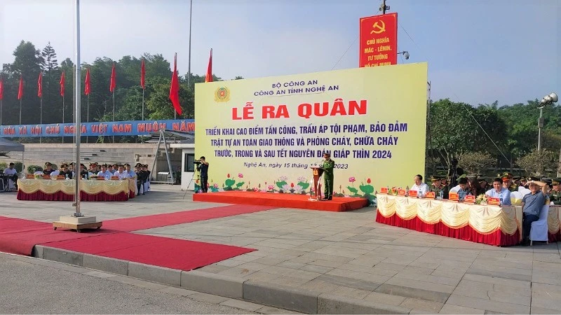 Quán triệt Công điện của Ủy ban nhân dân tỉnh và mệnh lệnh ra quân trấn áp tội phạm của Giám đốc Công an tỉnh Nghệ An.