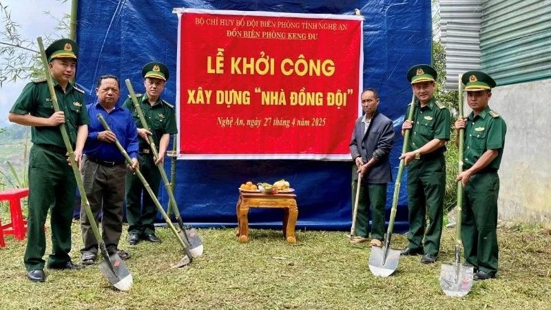 Bộ đội Biên phòng tỉnh Nghệ An tích cực hưởng ứng chương trình xóa nhà tạm, nhà dột nát.