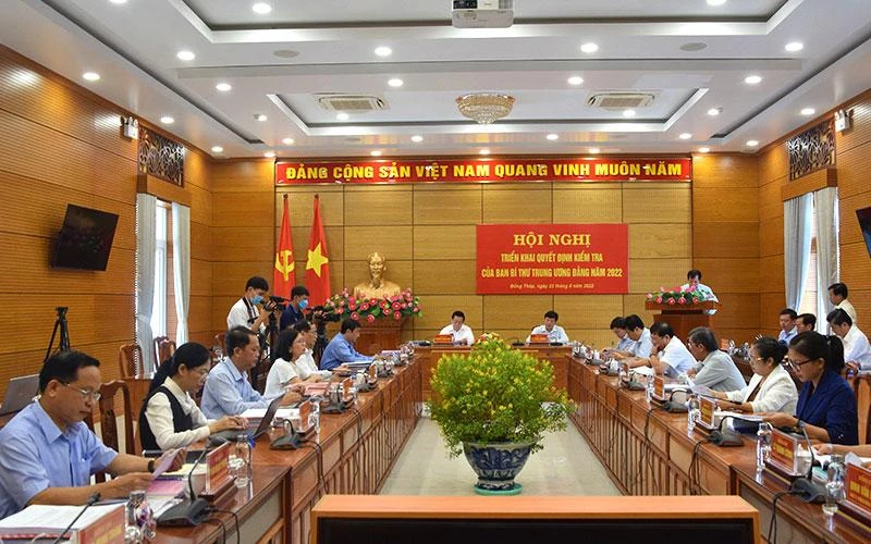 Toàn cảnh buổi làm việc.