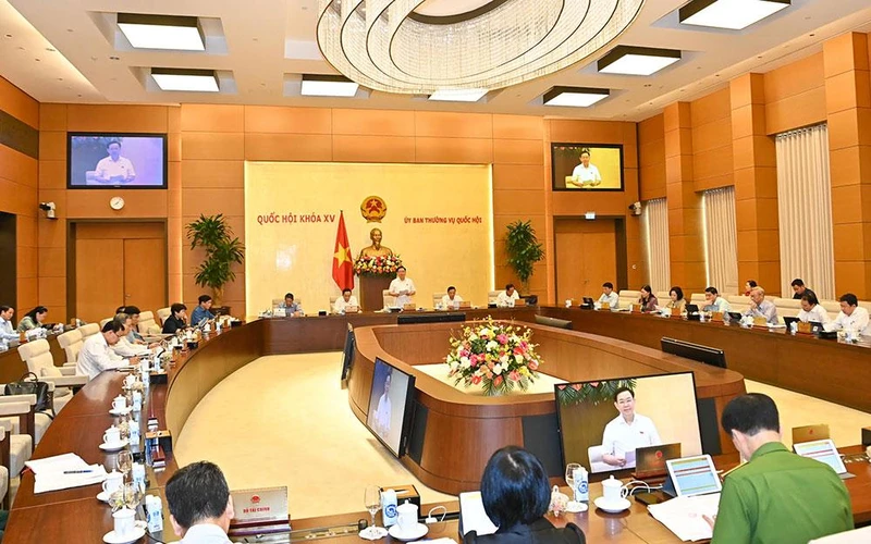 Phiên họp chuyên đề pháp luật tháng 8/2022 của Ủy ban Thường vụ Quốc hội. (Ảnh: DUY LINH)