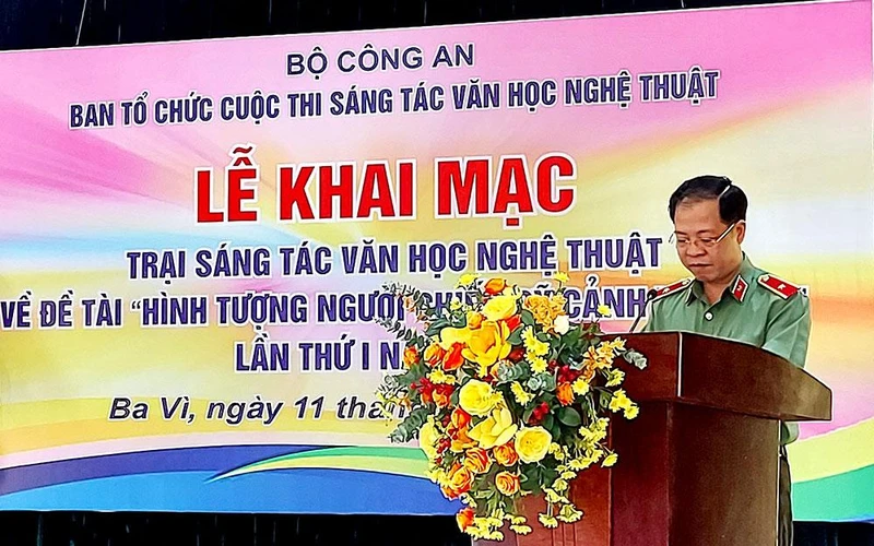 Thiếu tướng Trần Hải Quân, Tư lệnh Bộ Tư lệnh Cảnh vệ phát biểu.