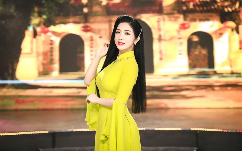 Ca sĩ Phương Nga Sao Mai. (Ảnh: BÌNH QUÁCH)
