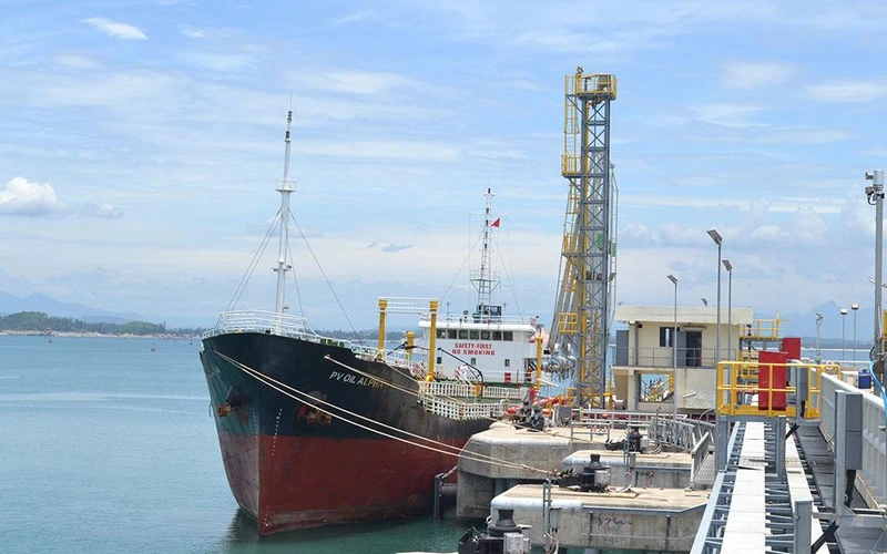 Công ty cổ phần Lọc hóa dầu Bình Sơn xuất bán tối đa sản phẩm nhằm đáp ứng nhu cầu xăng dầu trong nước.