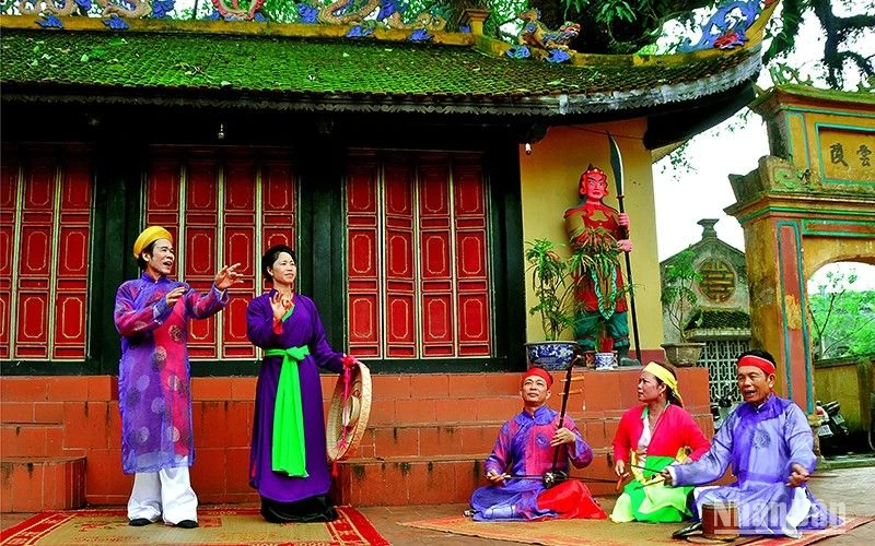 Trình diễn chèo làng Khuốc, Thái Bình. (Ảnh:MAI TÚ)