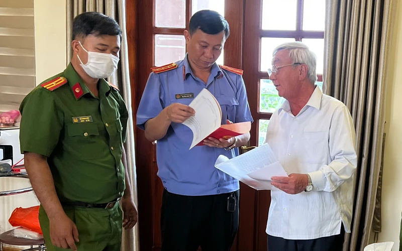 Nguyên Giám đốc Sở Tài nguyên và Môi trường Đồng Nai cùng đồng phạm chuẩn bị hầu tòa