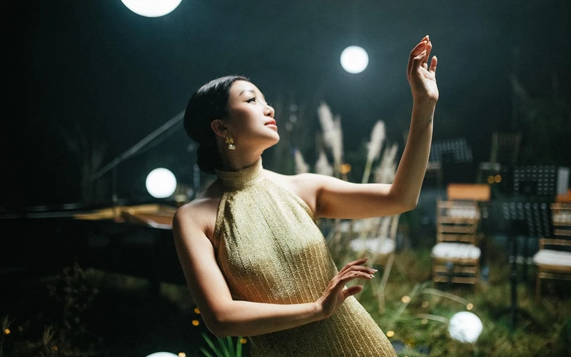 Ca sĩ Phạm Thu Hà tại trường quay Live Studio Session. (Ảnh: Ban tổ chức cung cấp)
