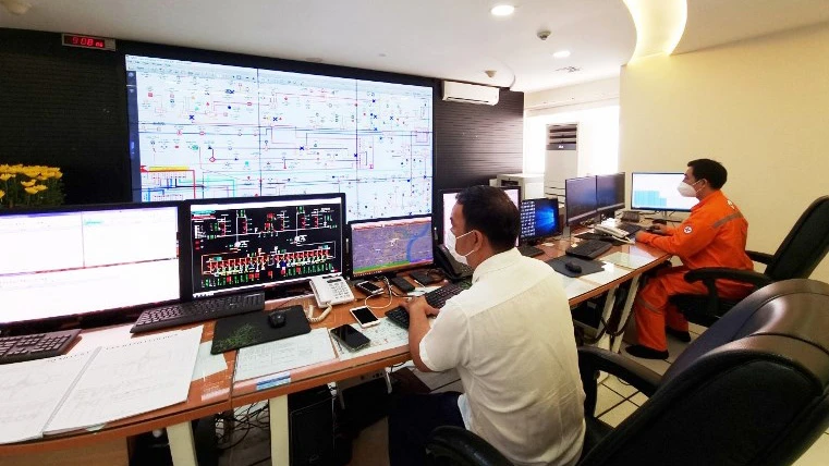 EVNHCMC trực vận hành hệ thống điện để bảo đảm việc cấp điện ổn định cho kỳ thi tuyển sinh.