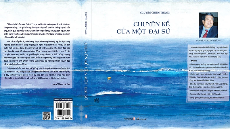 Bìa cuốn "Chuyện kể của một đại sứ". (Ảnh: Liên Việt Books)