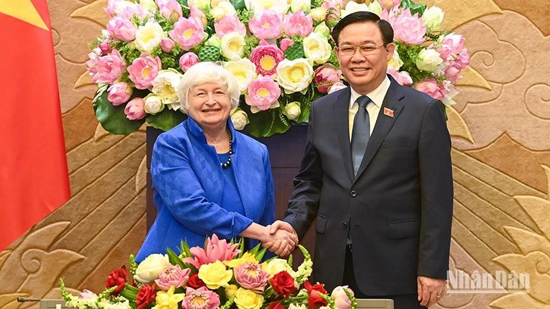 Chủ tịch Quốc hội Vương Đình Huệ và Bộ trưởng Tài chính Hoa Kỳ Janet Yellen tại buổi tiếp. (Ảnh: DUY LINH)