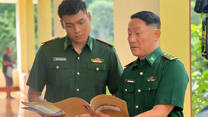 NSƯT Hoàng Hải và nghệ sĩ Phan Thắng trong phim. (Ảnh: VTV)