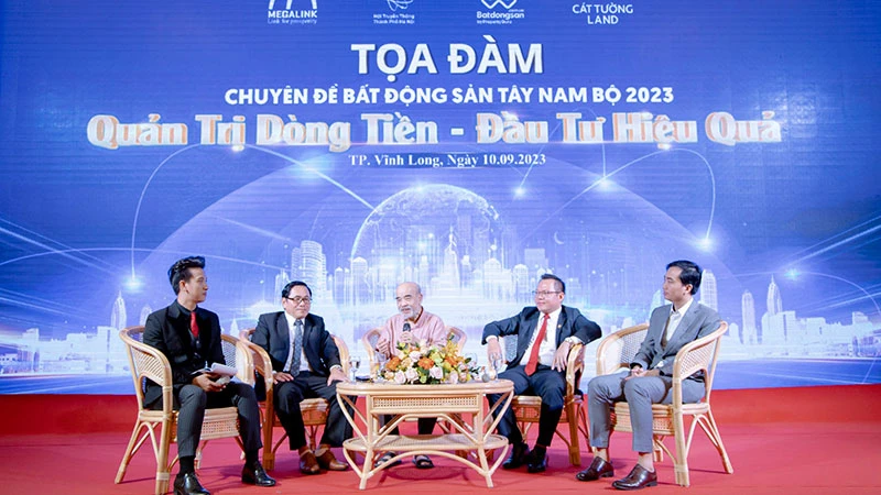 Các diễn giả tại cuộc hội thảo.