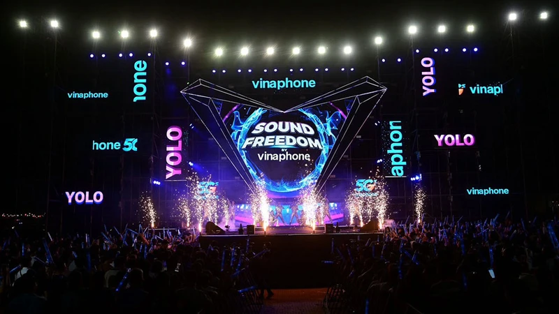 Sound Freedom by VinaPhone được tổ chức với quy mô đầu tư hoành tráng.
