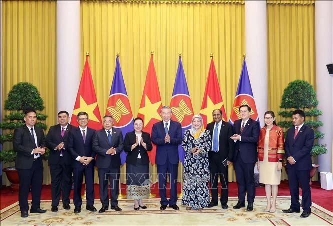 Chủ tịch nước Tô Lâm tiếp Đại sứ, Đại biện các nước ASEAN và Timor-Leste đến chào, chúc mừng. (Ảnh: TTXVN)