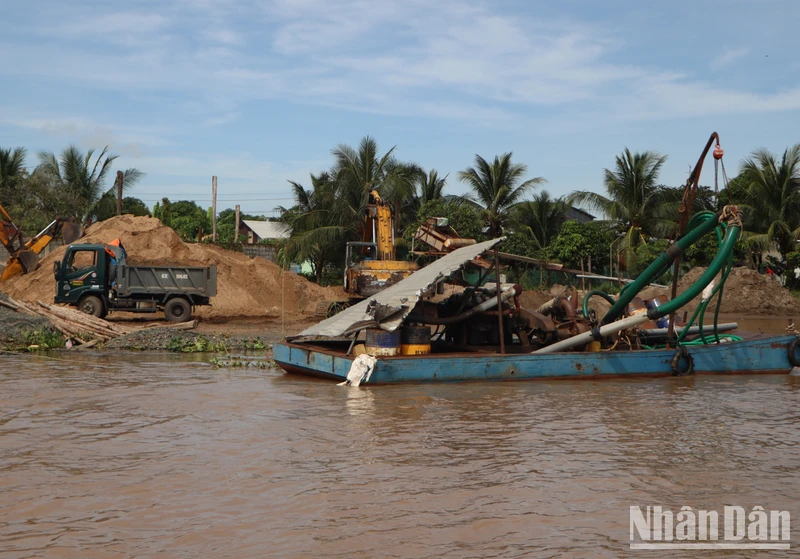 Kiểm tra nguồn cát chặt chẽ sẽ hạn chế được khai thác cát trái phép.