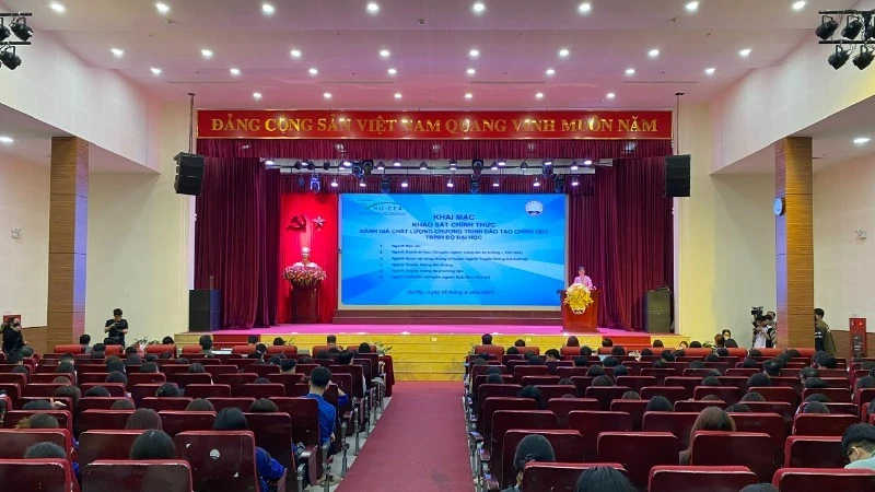Quang cảnh lễ khai mạc.