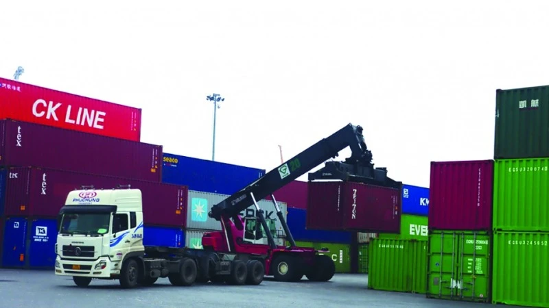 Hàng hóa xuất, nhập khẩu tại Cảng Hải phòng (Ảnh: Thái Bình)