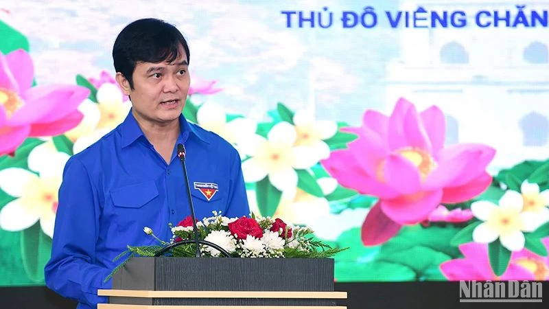 Đồng chí Bùi Quang Huy phát biểu tại Lễ khai mạc chương trình "Gặp gỡ hữu nghị thanh niên Việt Nam-Lào năm 2023". (Ảnh: Trịnh Dũng)