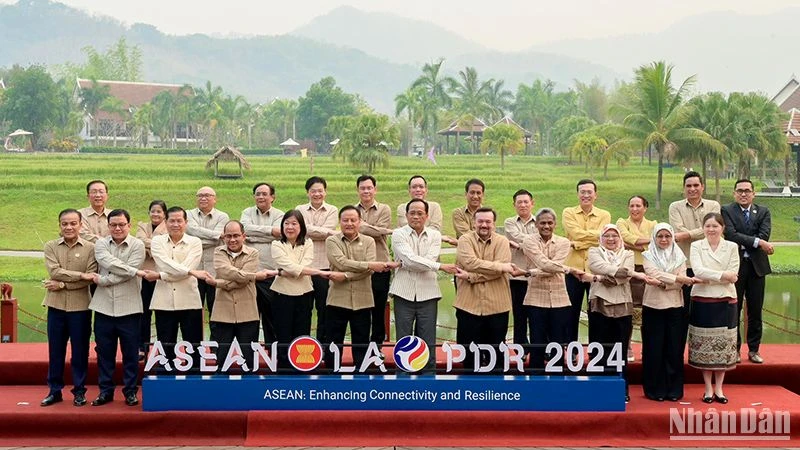 Các đại biểu chụp ảnh chung tại Hội nghị. Ảnh: Trịnh Dũng