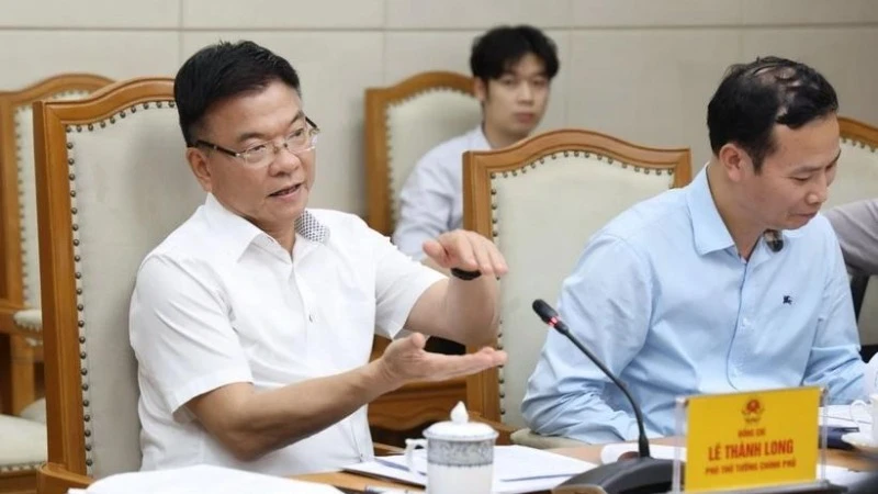 Phó Thủ tướng Lê Thành Long phát biểu tại cuộc họp. (Ảnh: TTXVN)