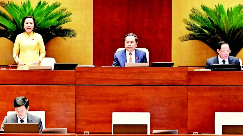 Chủ tịch Quốc hội Trần Thanh Mẫn và các Phó Chủ tịch Quốc hội chủ trì, điều hành phiên họp. (Ảnh: THỦY NGUYÊN)