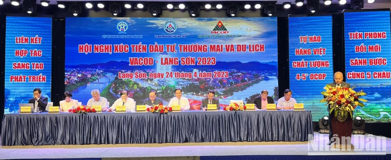 Các đại biểu tham gia thảo luận, đóng góp ý kiến tại hội nghị.