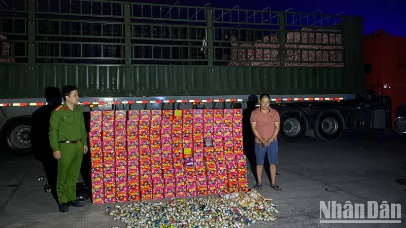 Công an thành phố Lạng Sơn, liên tiếp phát hiện, bắt giữ các đối tượng dùng xe container, đầu kéo vận chuyển pháo nổ trái phép.