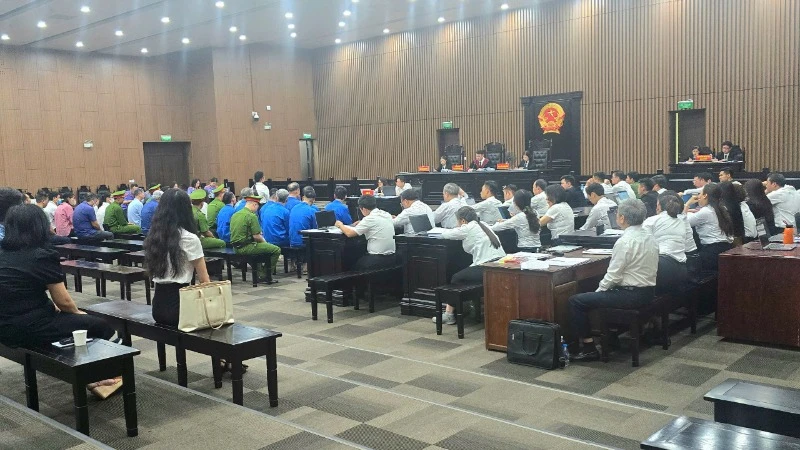 Toàn cảnh phiên tòa.
