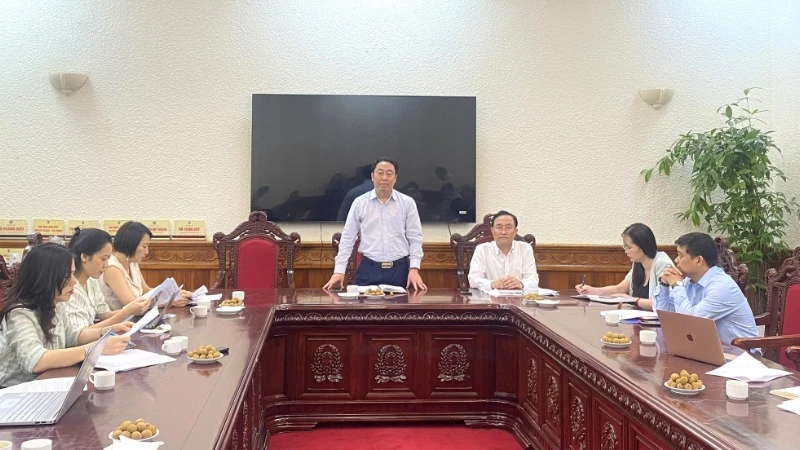 Cục trưởng Cục Phổ biến, giáo dục pháp luật và Trợ giúp pháp lý, Bộ Tư pháp phát biểu tại hội nghị.