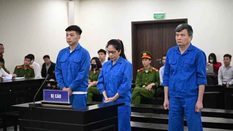 Các bị cáo tại phiên tòa.