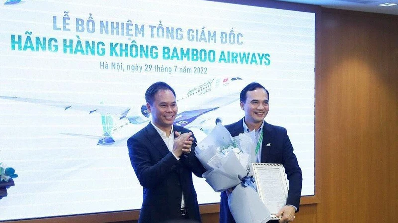 Ông Nguyễn Mạnh Quân nhận quyết định bổ nhiệm. 