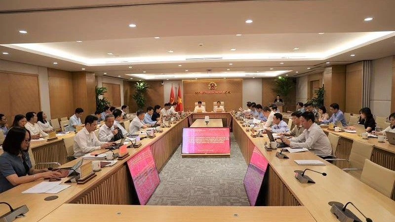 Quang cảnh buổi làm việc. 