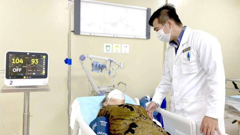 Bệnh nhân mắc cúm phải nhập viện điều trị.