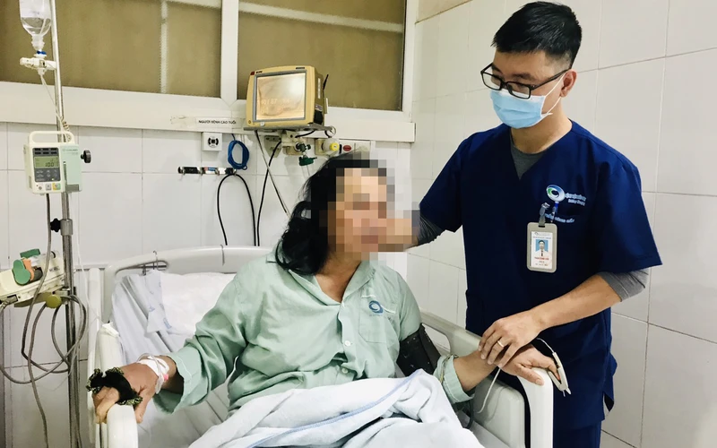 Bệnh nhân đang dần bình phục sức khỏe.